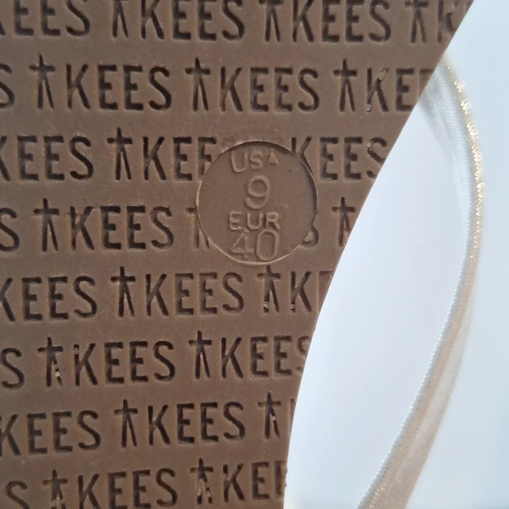 TKEES Women's Sandals in Shimmery Champagne Color Size 9/40